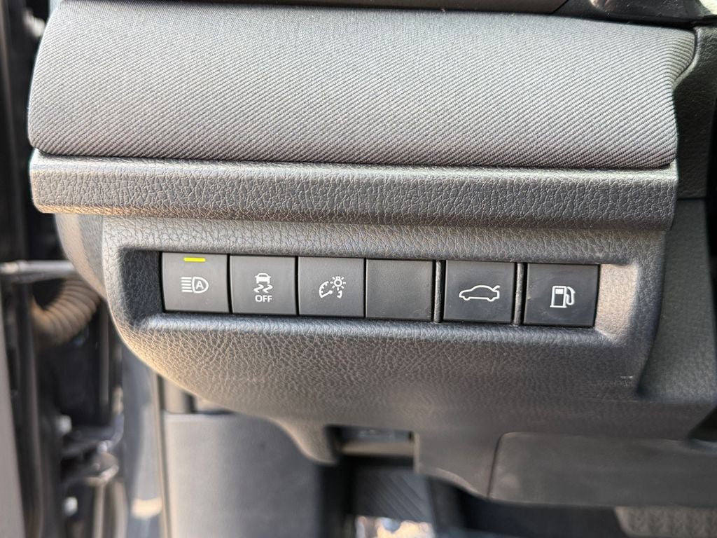 2025 Toyota Camry LE CLEAN CARFAX 1 OWNER
