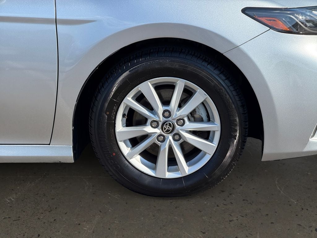 2025 Toyota Camry LE 1 OWNER / CLEAN CARFAX