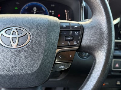 2025 Toyota Camry LE 1 OWNER / CLEAN CARFAX