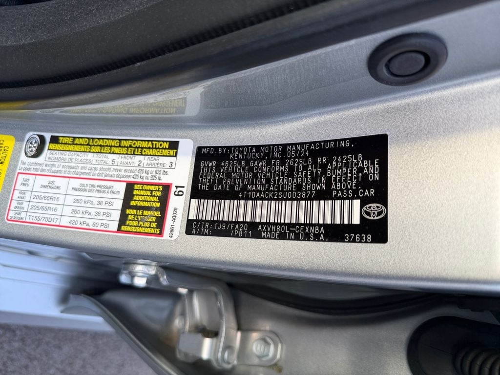 2025 Toyota Camry LE 1 OWNER / CLEAN CARFAX
