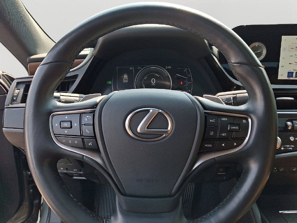 2025 Lexus ES 300h 300h