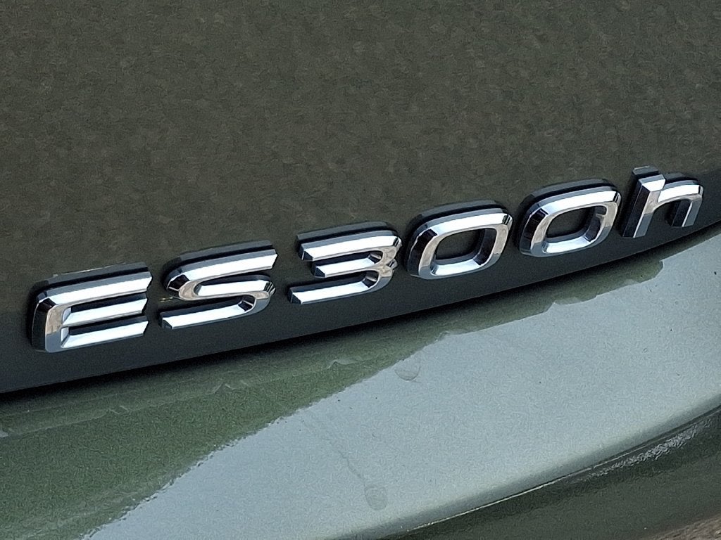 2025 Lexus ES 300h 300h