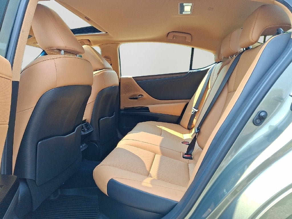 2025 Lexus ES 300h 300h
