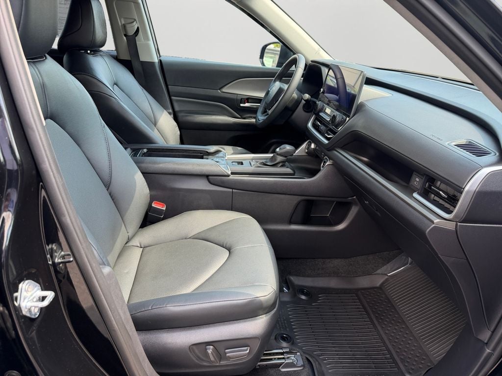 2025 Toyota Grand Highlander Hybrid XLE Bench Seat