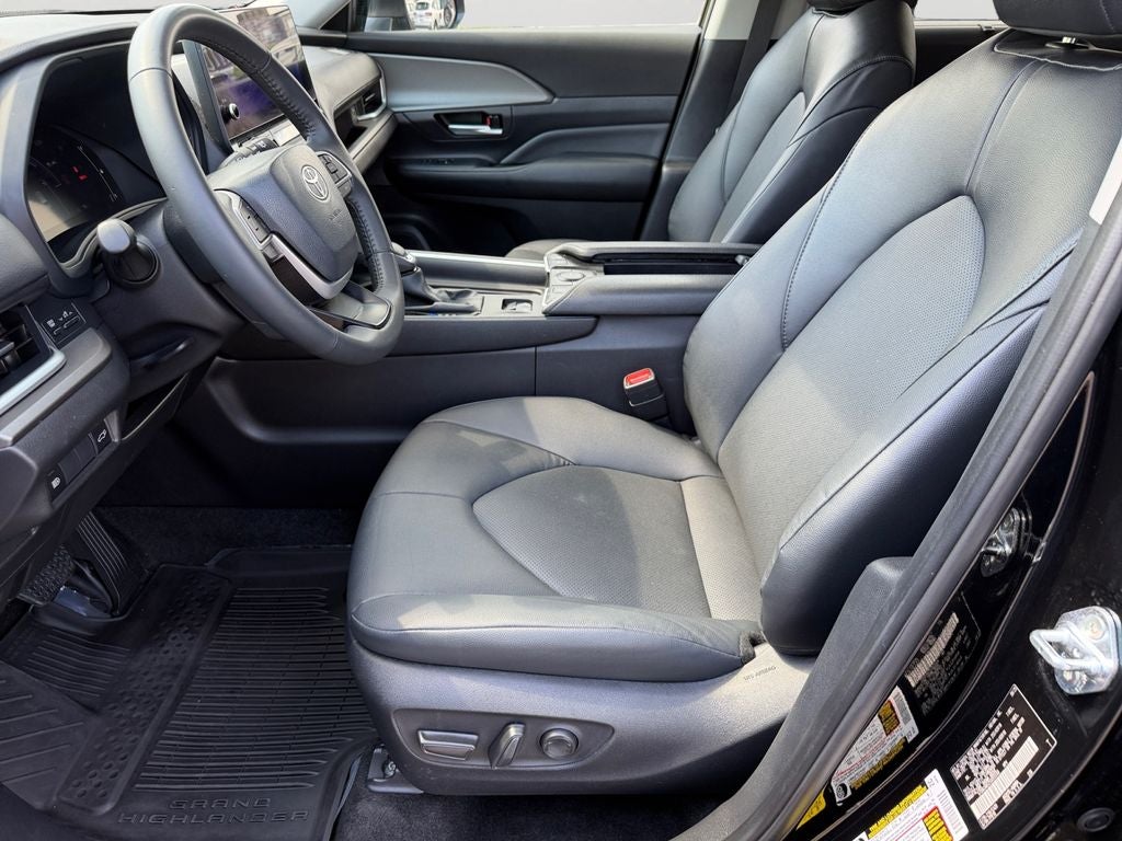 2025 Toyota Grand Highlander Hybrid XLE Bench Seat