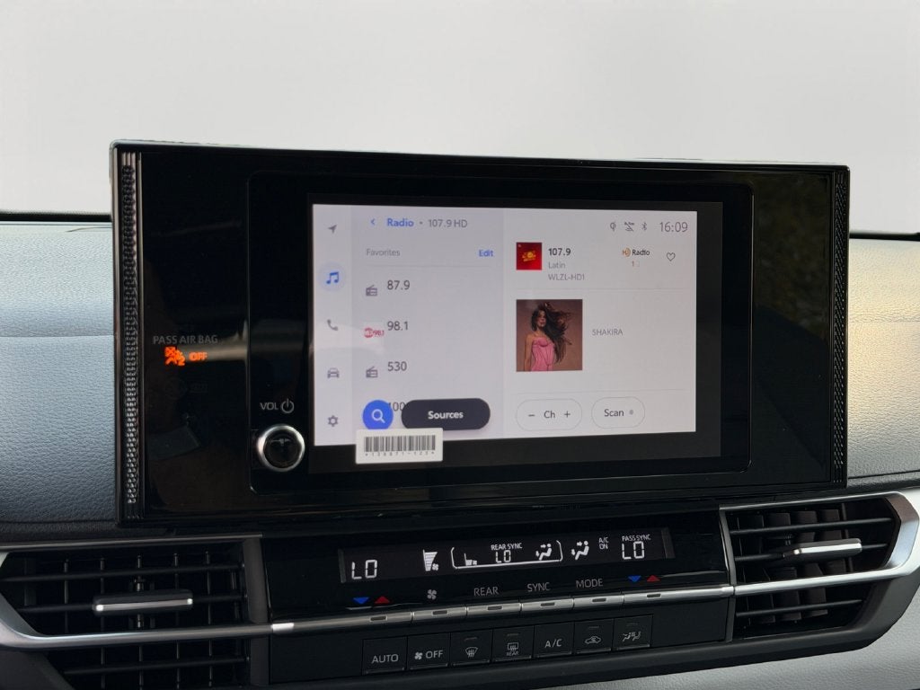 2026 Toyota Sienna LE 8 Passenger