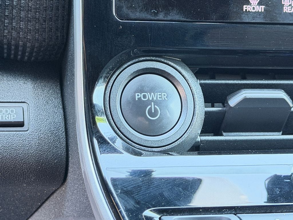 2023 Subaru Solterra Premium w/ Navigation