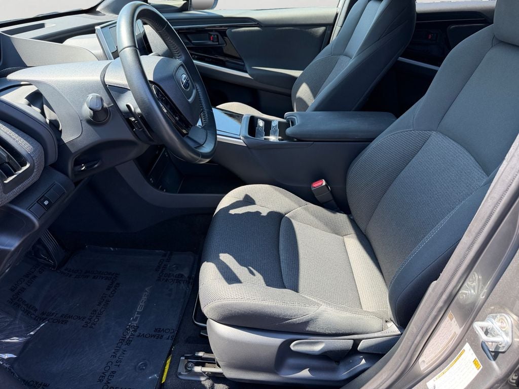 2023 Subaru Solterra Premium w/ Navigation