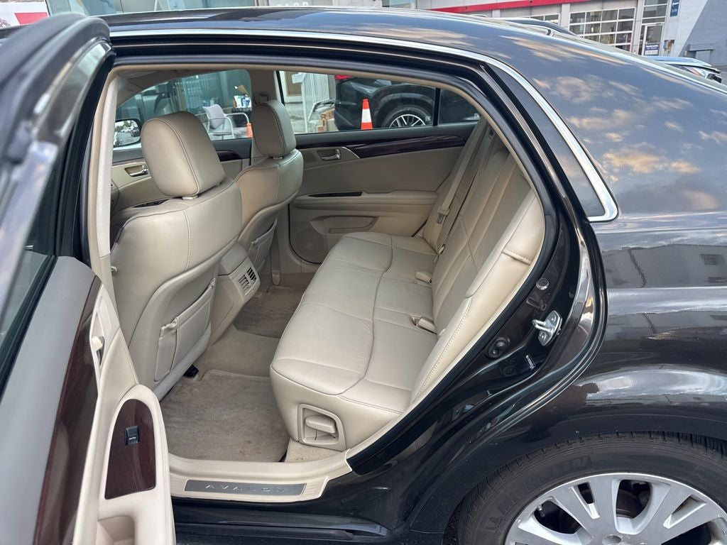 2010 Toyota Avalon XLS