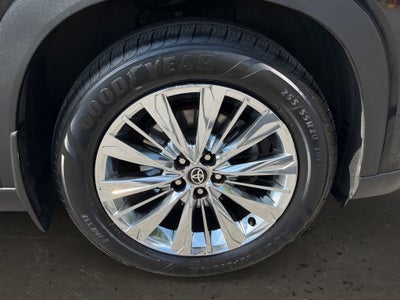 2025 Toyota Grand Highlander Platinum W/ NEW TIRES!