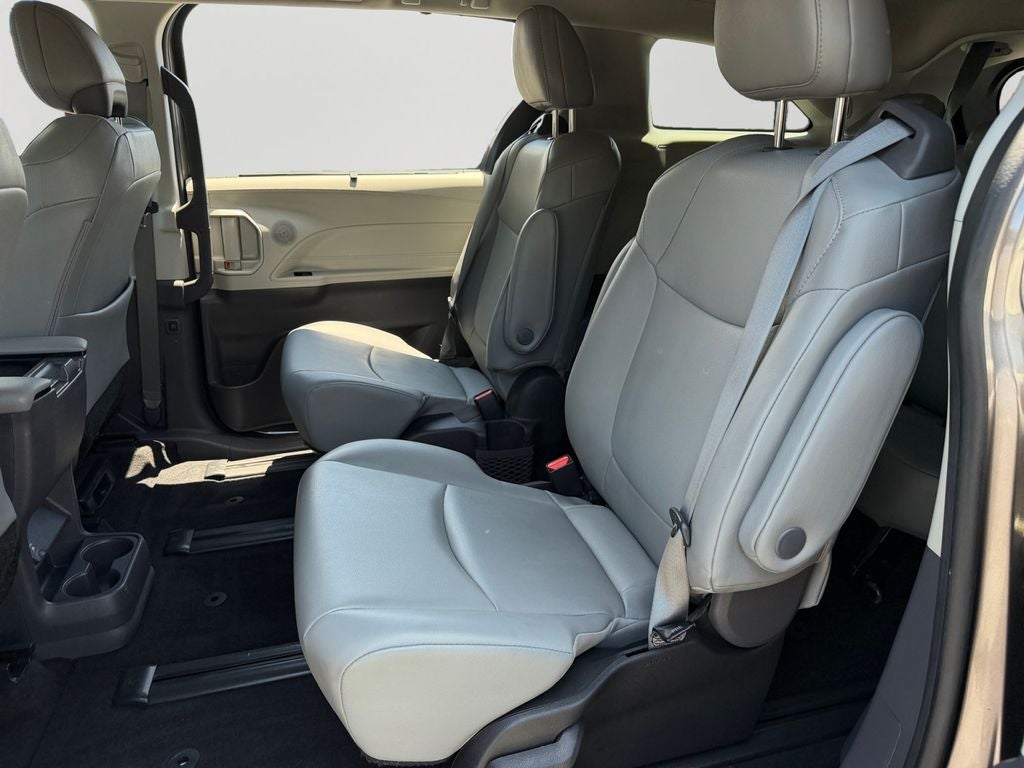2022 Toyota Sienna XLE 7 Passenger