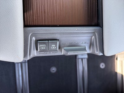 2022 Toyota Sienna XLE 7 Passenger