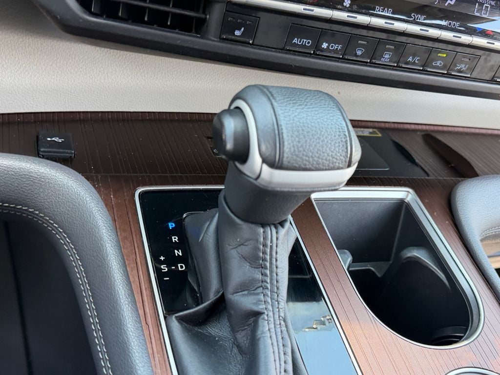 2022 Toyota Sienna XLE 7 Passenger