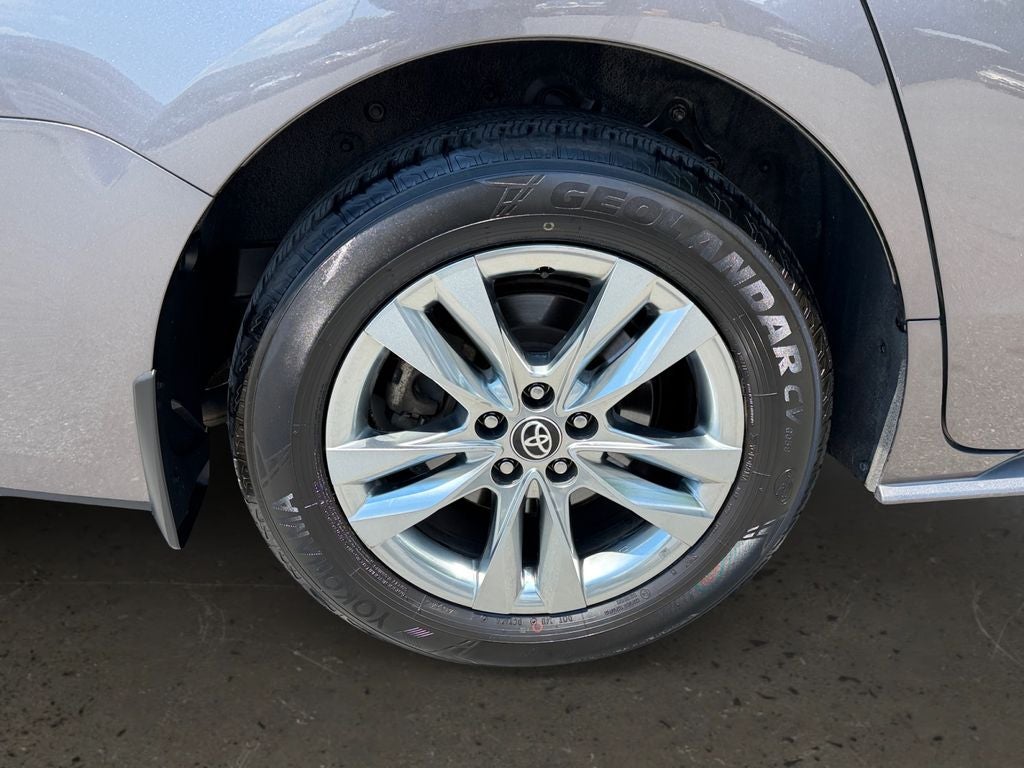 2022 Toyota Sienna XLE 7 Passenger