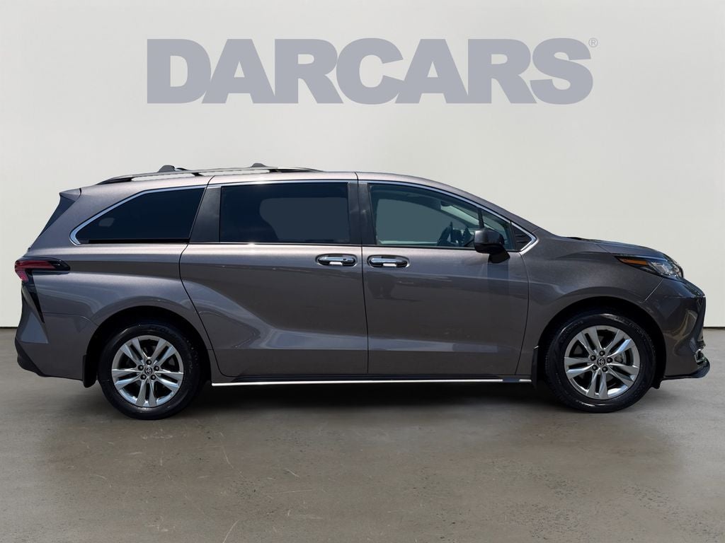 2022 Toyota Sienna XLE 7 Passenger