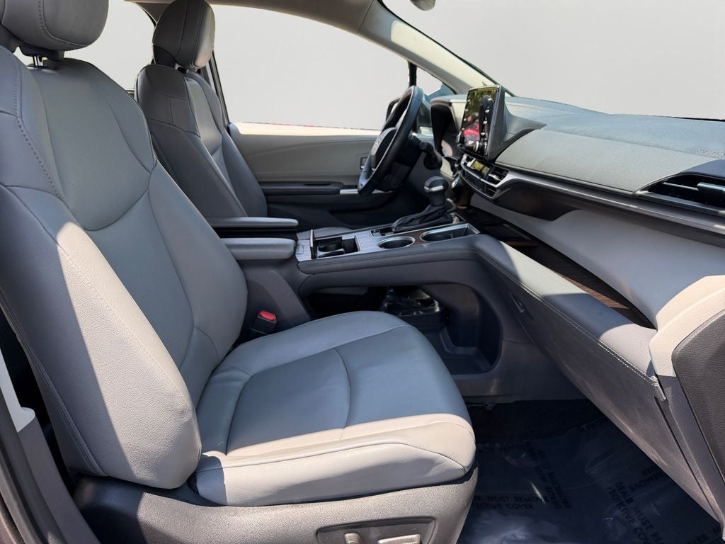 2022 Toyota Sienna XLE 7 Passenger