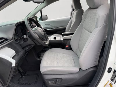 2026 Toyota Sienna LE 8 Passenger