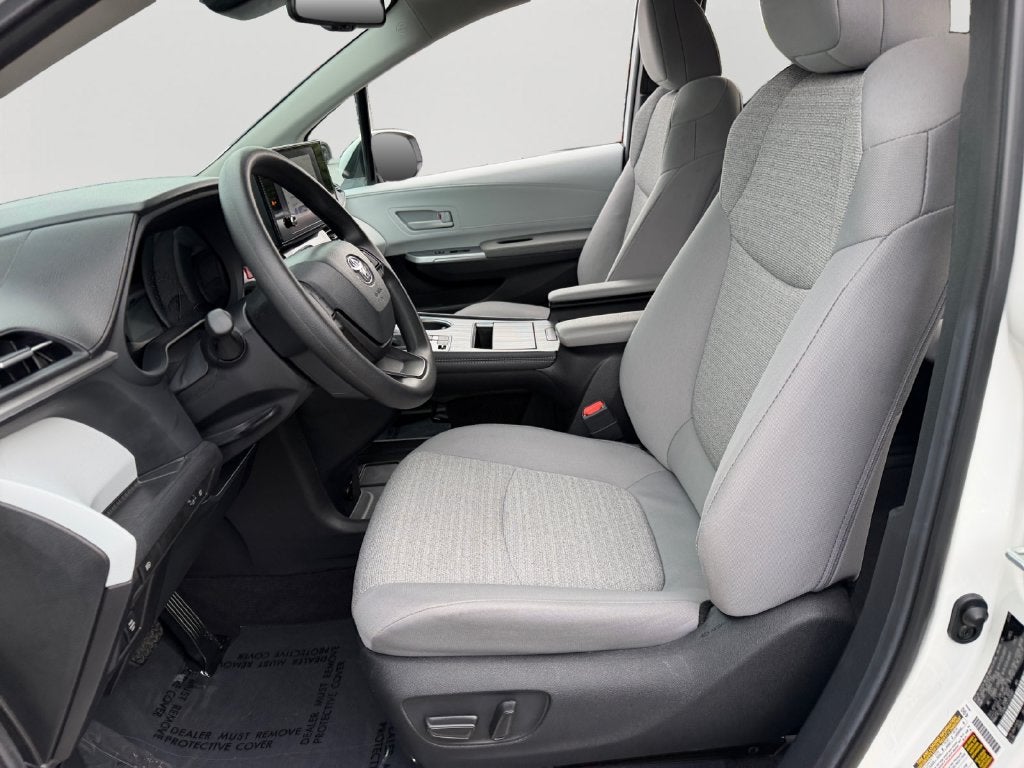 2026 Toyota Sienna LE 8 Passenger