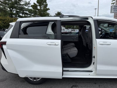2026 Toyota Sienna LE 8 Passenger