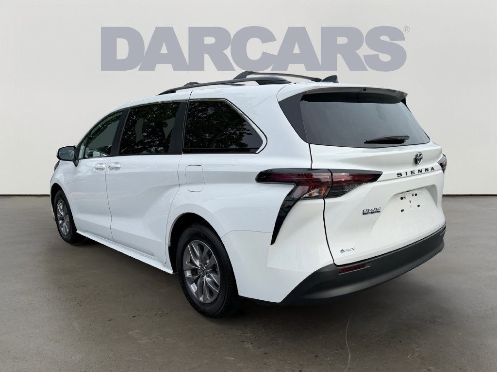 2026 Toyota Sienna LE 8 Passenger
