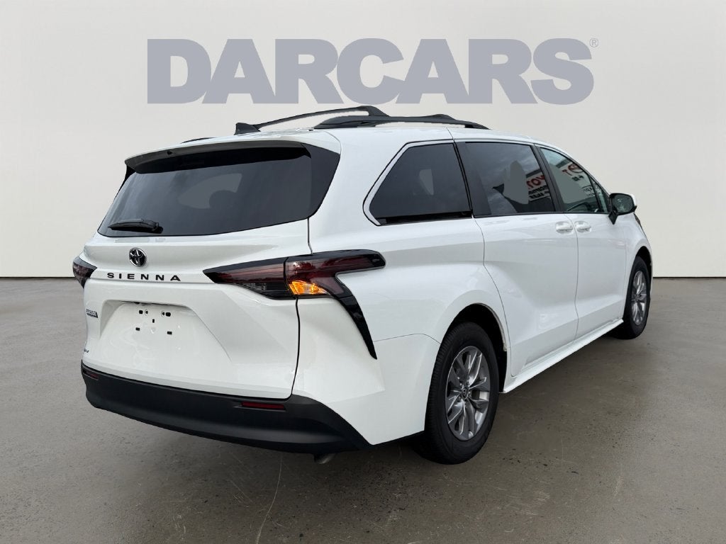 2026 Toyota Sienna LE 8 Passenger