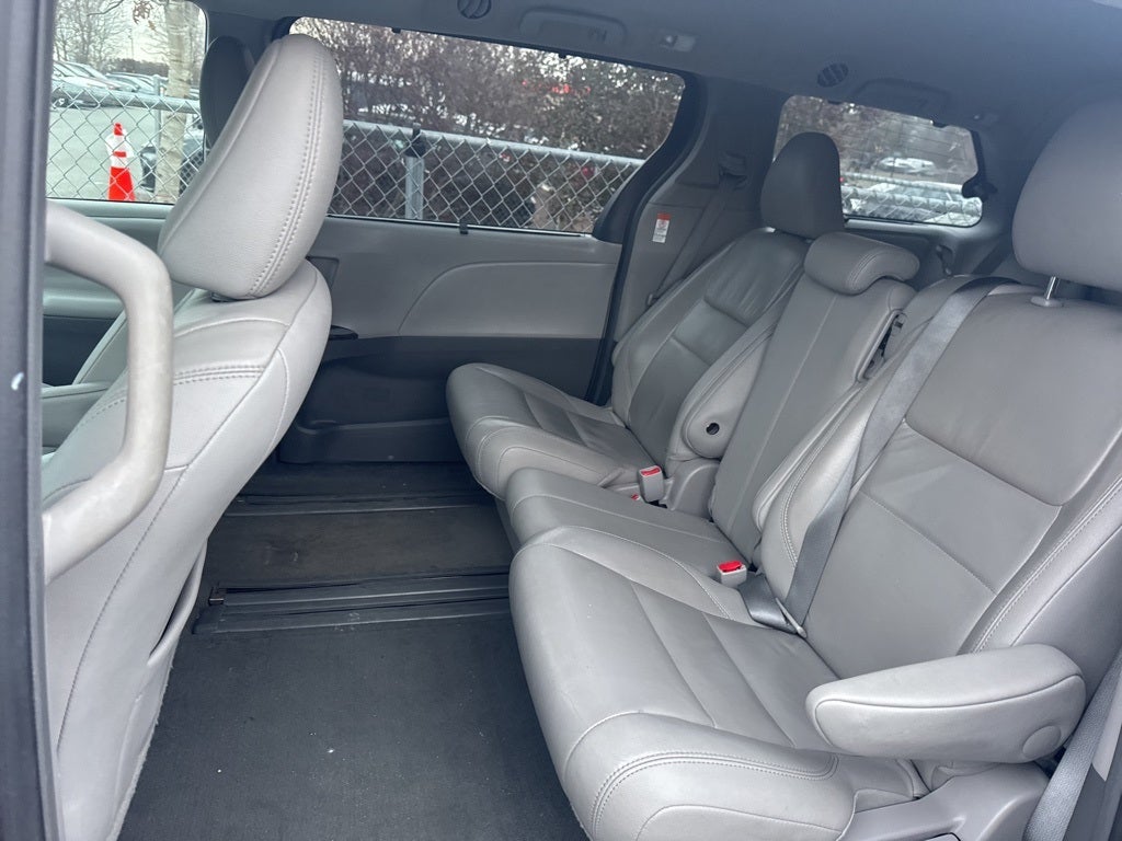 2015 Toyota Sienna XLE Premium 8 Passenger