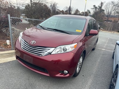 2015 Toyota Sienna XLE Premium 8 Passenger