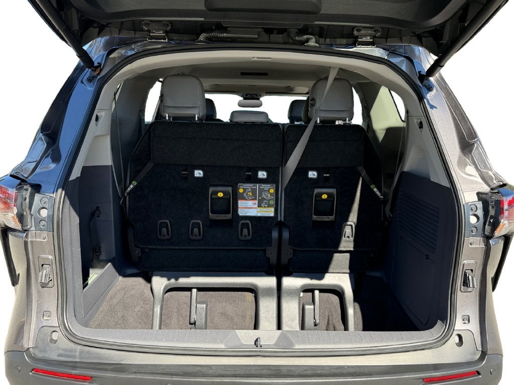 2024 Toyota Sienna XLE 8 Passenger