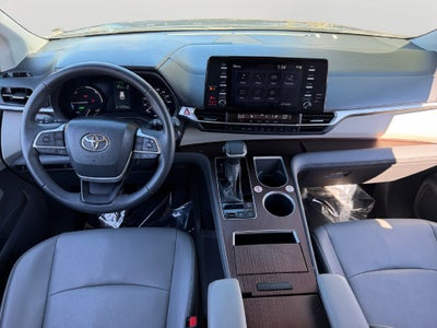 2024 Toyota Sienna XLE 8 Passenger