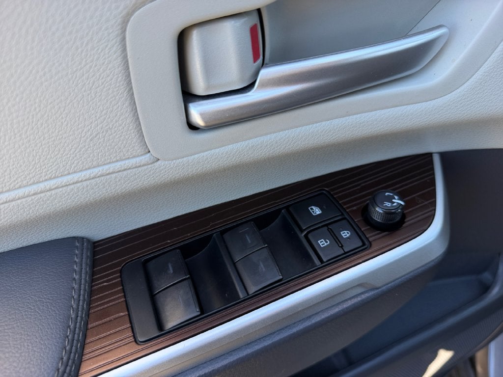 2024 Toyota Sienna XLE 8 Passenger