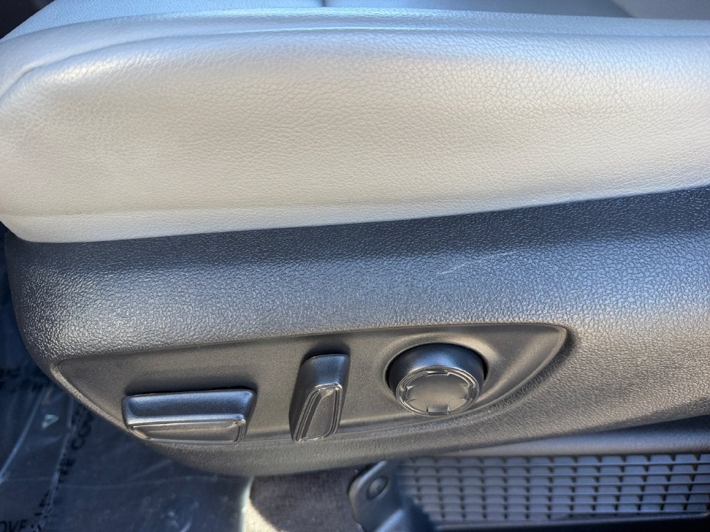 2024 Toyota Sienna XLE 8 Passenger