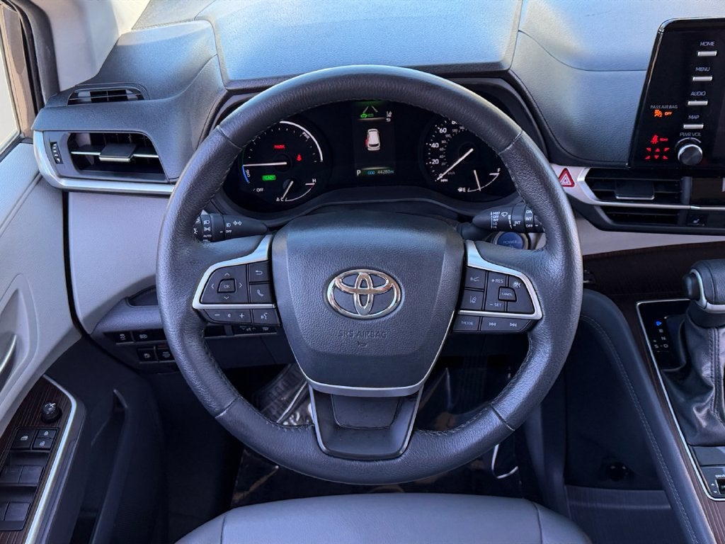 2024 Toyota Sienna XLE 8 Passenger