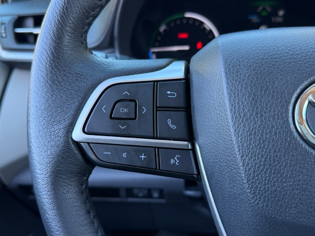 2024 Toyota Sienna XLE 8 Passenger