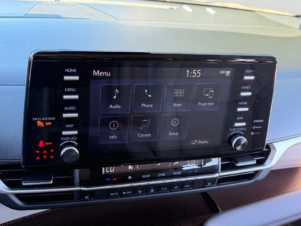 2024 Toyota Sienna XLE 8 Passenger