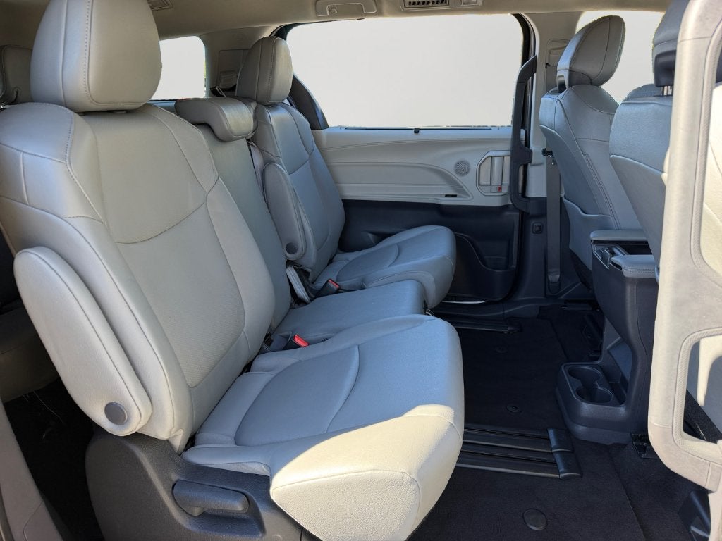 2024 Toyota Sienna XLE 8 Passenger