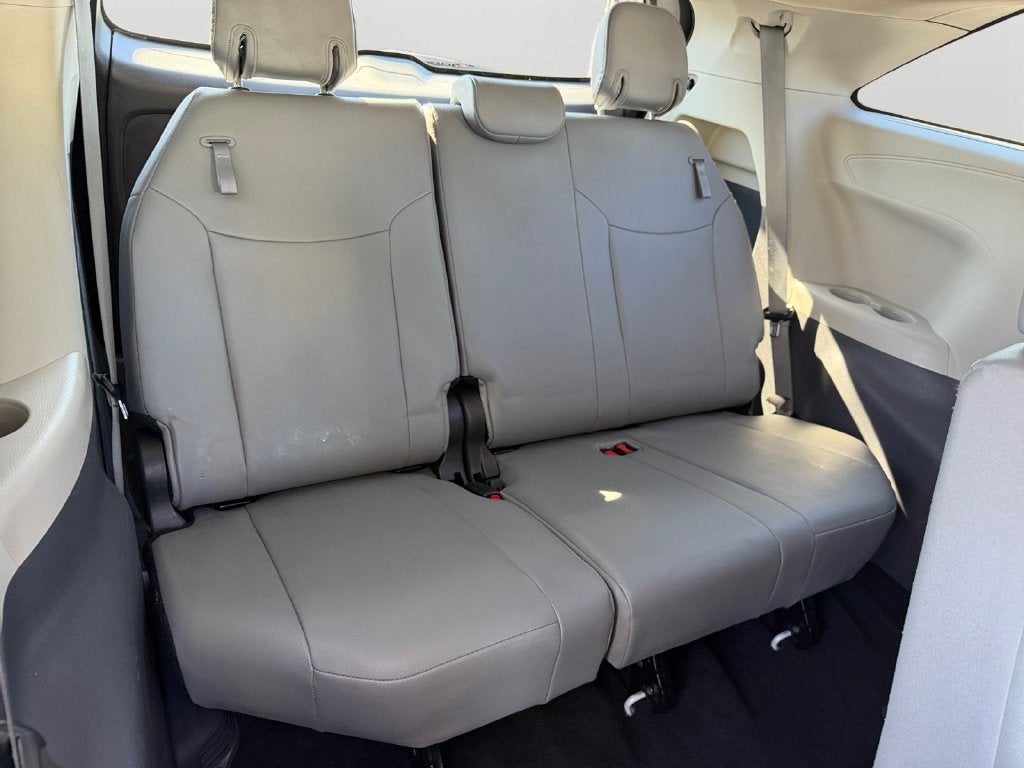 2023 Toyota Sienna XLE 8 Passenger