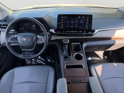 2023 Toyota Sienna XLE 8 Passenger