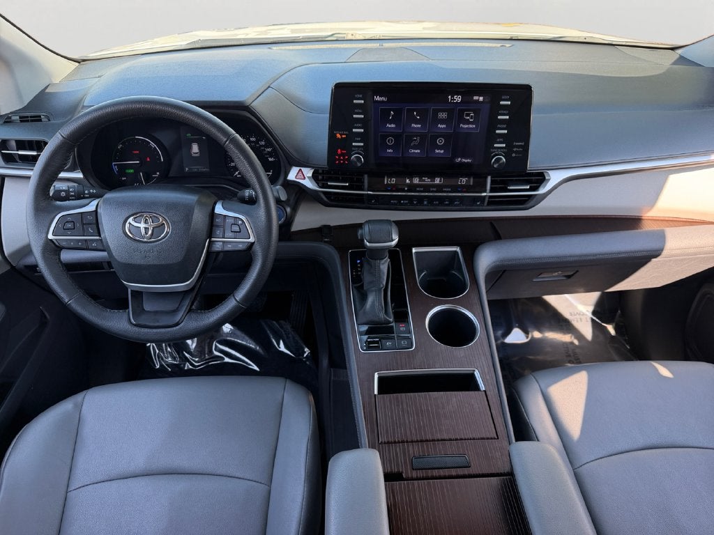 2023 Toyota Sienna XLE 8 Passenger