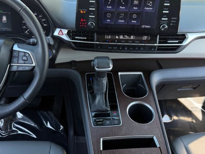 2023 Toyota Sienna XLE 8 Passenger