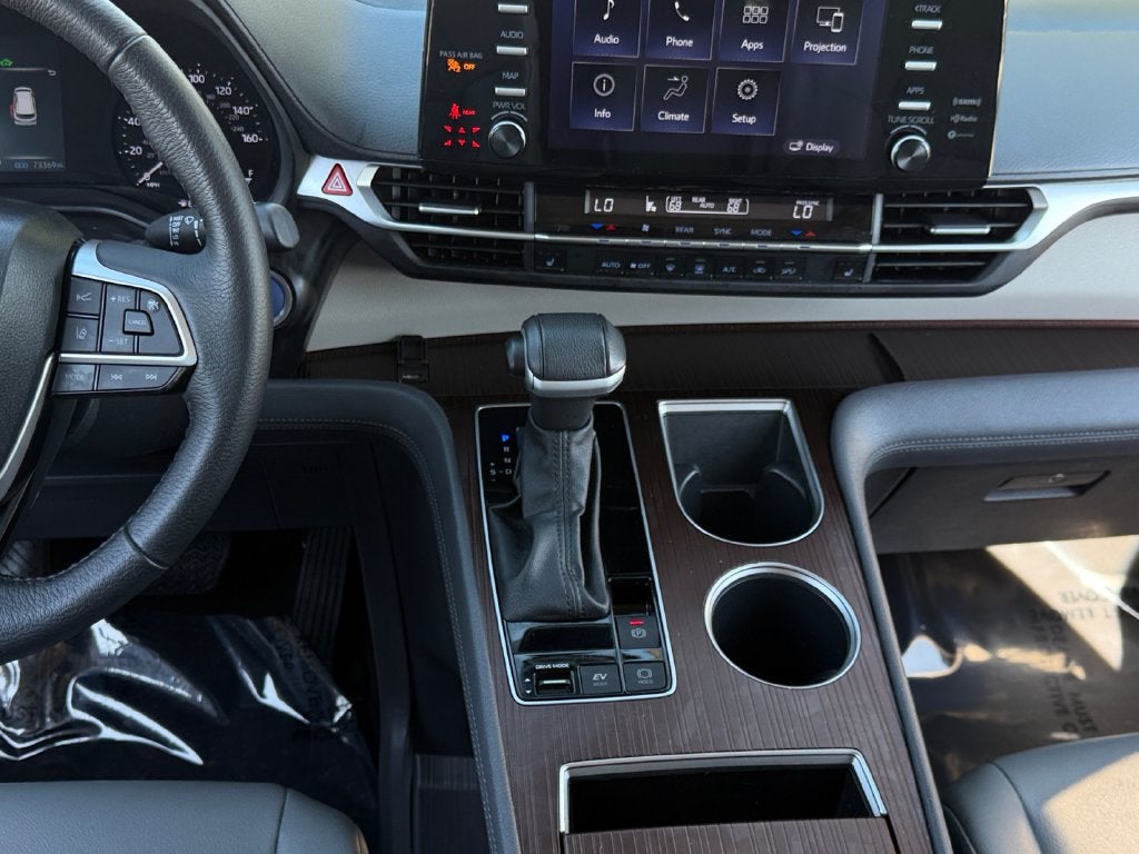 2023 Toyota Sienna XLE 8 Passenger