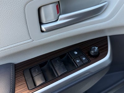 2023 Toyota Sienna XLE 8 Passenger