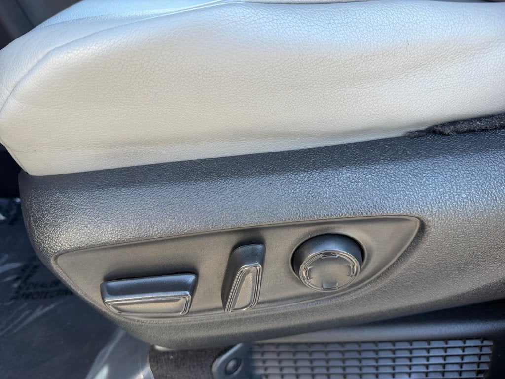 2023 Toyota Sienna XLE 8 Passenger