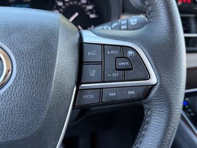 2023 Toyota Sienna XLE 8 Passenger