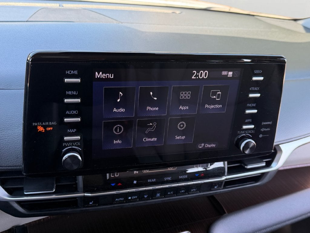 2023 Toyota Sienna XLE 8 Passenger
