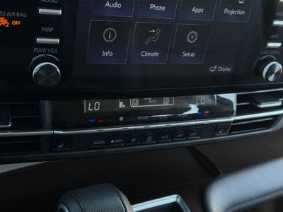 2023 Toyota Sienna XLE 8 Passenger