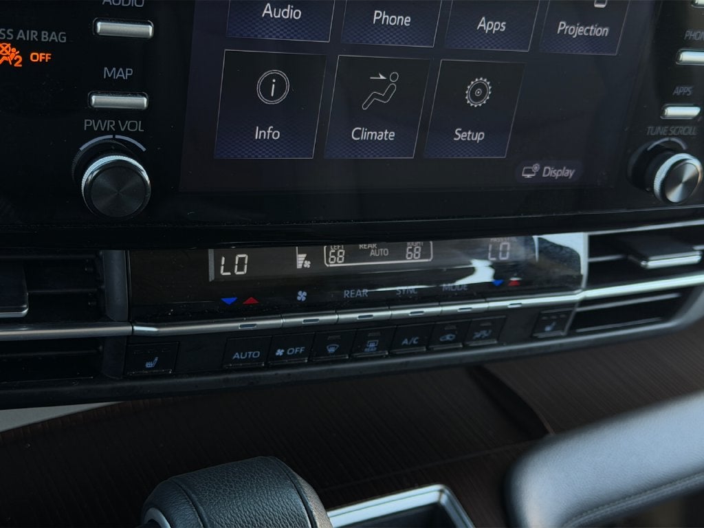 2023 Toyota Sienna XLE 8 Passenger