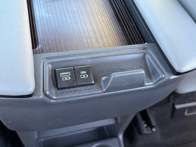 2023 Toyota Sienna XLE 8 Passenger
