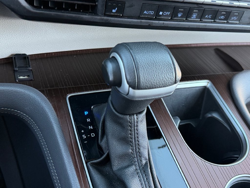 2023 Toyota Sienna XLE 8 Passenger