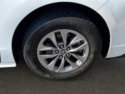 2023 Toyota Sienna XLE 8 Passenger