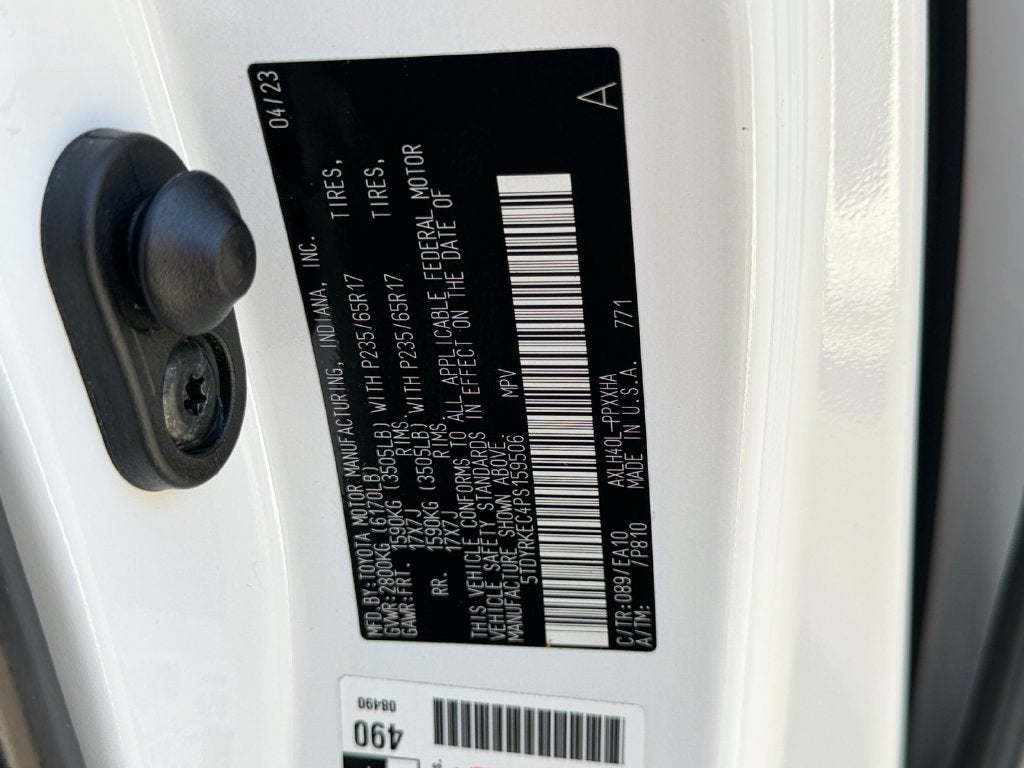 2023 Toyota Sienna XLE 8 Passenger